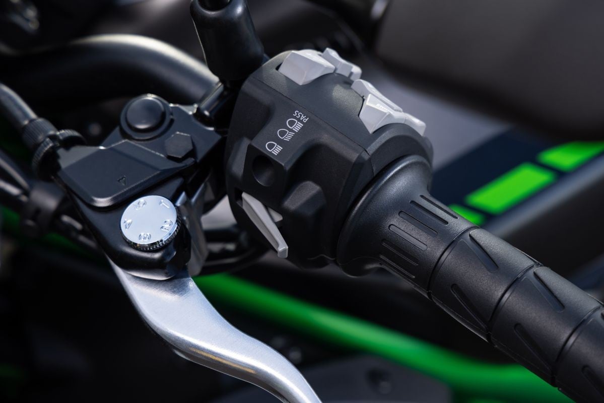 Kawasaki Z900: ecco la naked che da oggi vorrete comprare (e non solo per il prezzo...) +VIDEO+